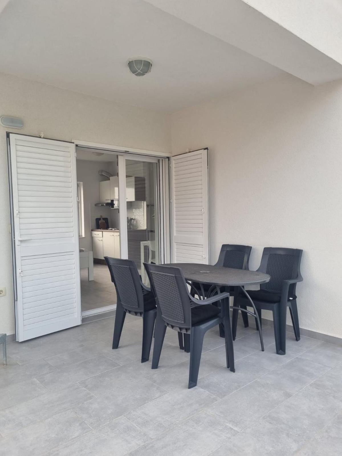 Matoc Apartments 穆泰尔岛 外观 照片
